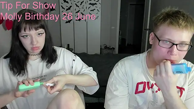 JayMollyy online show from June 1, 5:25 pm