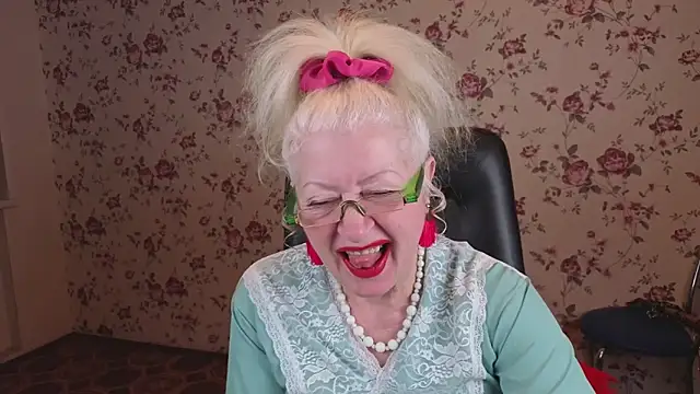 Maya Mayflower online show from December 1, 4:06 am