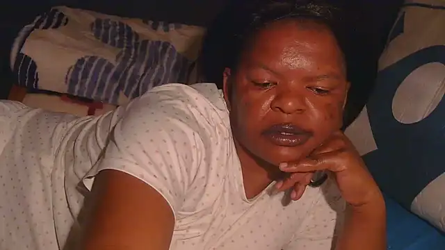 Snapshot of ebony_rose11 chatting on July 5, 6:04 pm ebony rose11 online show from July 5, 6:04 pm