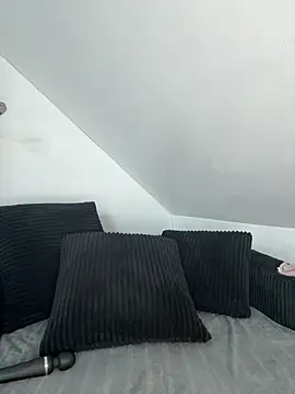 SpicyKylieFoxx online show from March 15, 1:28 pm