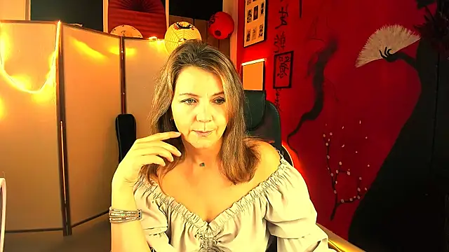 NicoleHitman online show from October 14, 1:45 pm