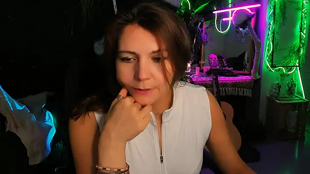 NicoleHitman online show from November 26, 9:32 am