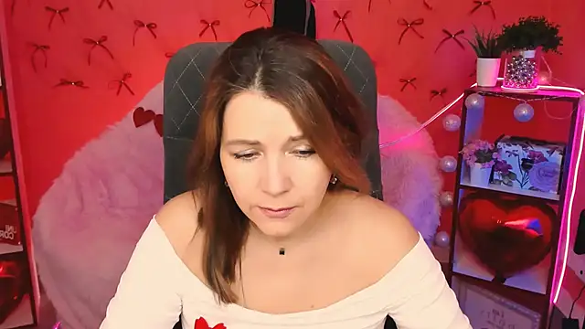 NicoleHitman online show from February 18, 9:38 am