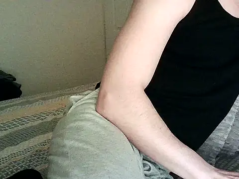 Snapshot of Enoch981 chatting on March 20, 11:34 pm Enoch981 online show from March 20, 11:34 pm