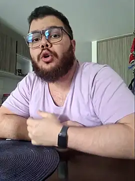 Snapshot of Edmund98 chatting on November 14, 5:44 pm Edmund98 online show from November 14, 5:44 pm