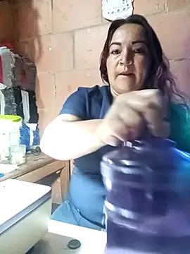 isis milove online show from March 11, 11:05 am