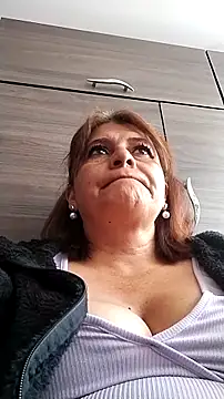 Snapshot of BiancaSteel chatting on May 6, 9:20 pm BiancaSteel online show from May 6, 9:20 pm