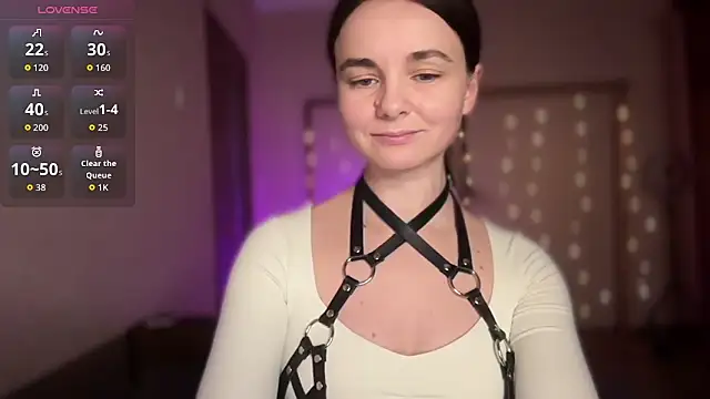 lanaloulou online show from November 7, 9:59 pm