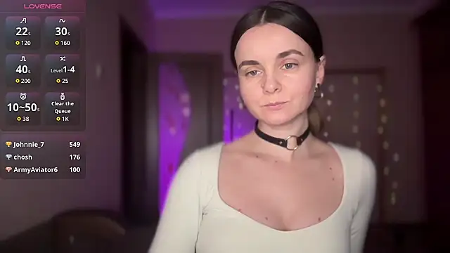 lanaloulou online show from December 3, 11:47 pm