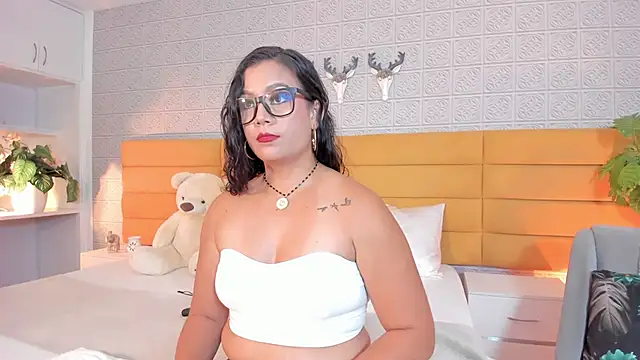 LeilaHiuston online show from April 30, 4:35 pm