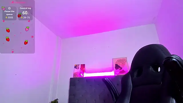 Snapshot of Ayliinn_ chatting on November 27, 2:57 am Ayliinn online show from November 27, 2:57 am