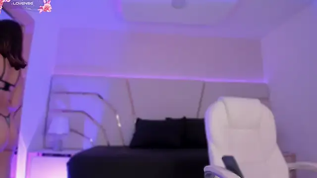 Snapshot of Violeta-Marquez chatting on March 14, 2:52 pm Violeta-Marquez online show from March 14, 2:52 pm