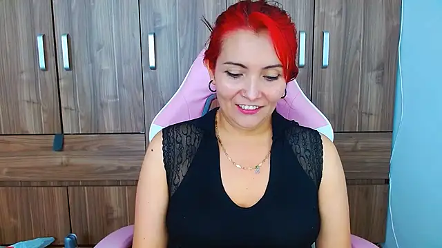 Snapshot of nanis_milf chatting on June 23, 3:10 pm nanis milf online show from June 23, 3:10 pm
