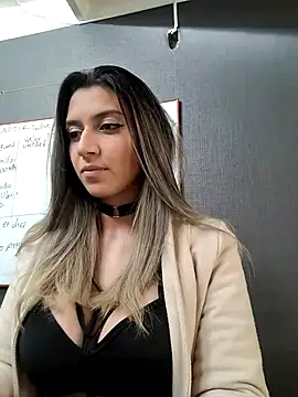 Isabella Varella online show from March 20, 3:14 pm