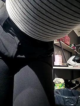 Isabella Varella online show from September 18, 12:51 pm