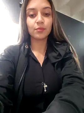 Isabella Varella online show from September 30, 1:05 pm