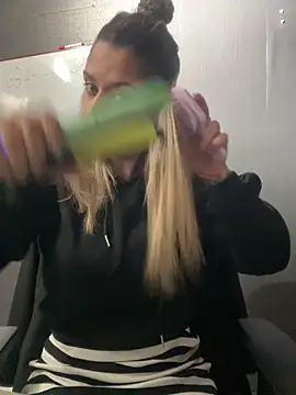 Isabella Varella online show from February 4, 12:44 pm