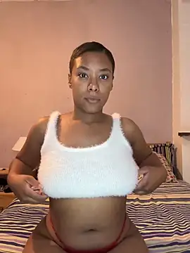 Snapshot of Melia_Rayne chatting on September 18, 6:43 pm Melia Rayne online show from September 18, 6:43 pm
