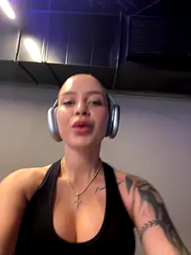 ValentinaMilann online show from October 10, 7:13 pm