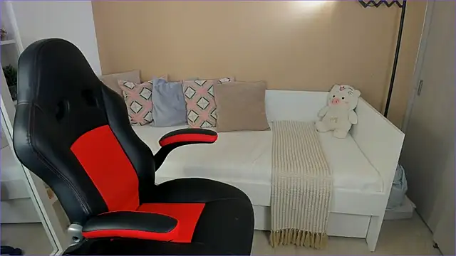 ValentinaMilann online show from October 22, 10:20 pm