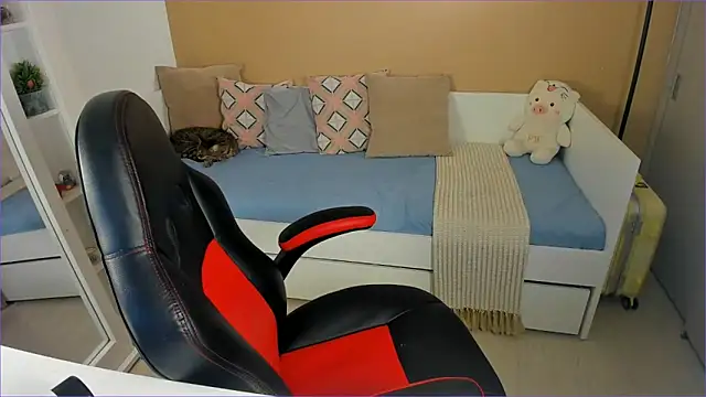 ValentinaMilann online show from November 18, 7:29 pm