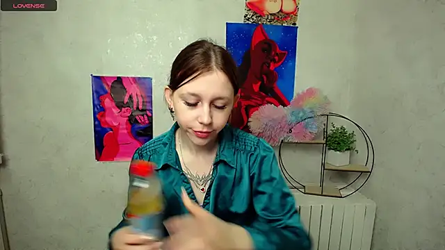 Snapshot of _MiraGold_ chatting on December 2, 7:47 am MiraGold online show from December 2, 7:47 am