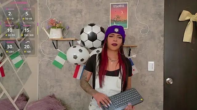 Snapshot of Devil_AliceXo chatting on June 22, 8:39 pm Devil AliceXo online show from June 22, 8:39 pm