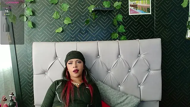 Snapshot of Devil_AliceXo chatting on August 4, 8:44 pm Devil AliceXo online show from August 4, 8:44 pm