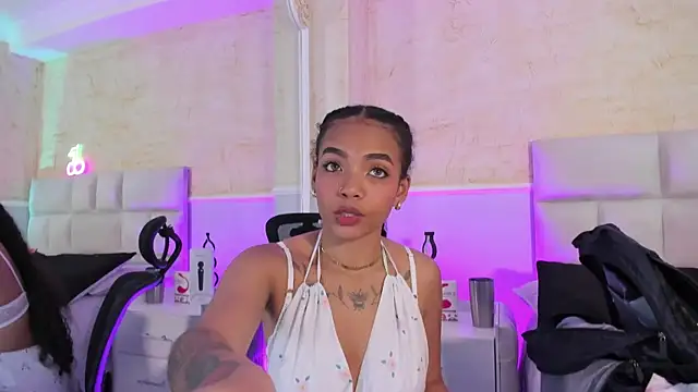 SarahLynn7 online show from March 21, 8:50 pm