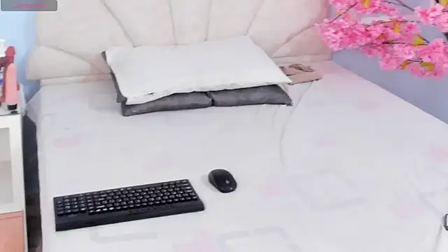 Snapshot of Candaceoweens chatting on March 17, 3:47 am Candaceoweens online show from March 17, 3:47 am