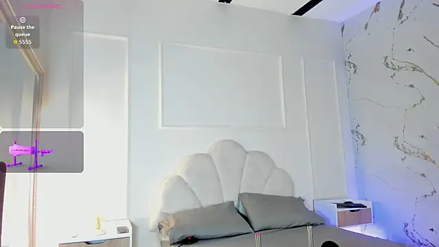 Snapshot of Candaceoweens chatting on November 10, 4:00 am Candaceoweens online show from November 10, 4:00 am