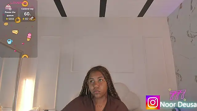 Snapshot of Candaceoweens chatting on May 24, 3:44 am Candaceoweens online show from May 24, 3:44 am