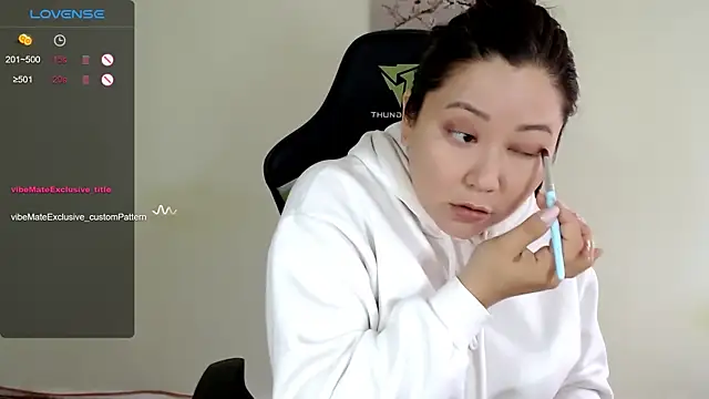 Snapshot of LisaAsianFlower chatting on May 22, 2:08 am LisaAsianFlower online show from May 22, 2:08 am