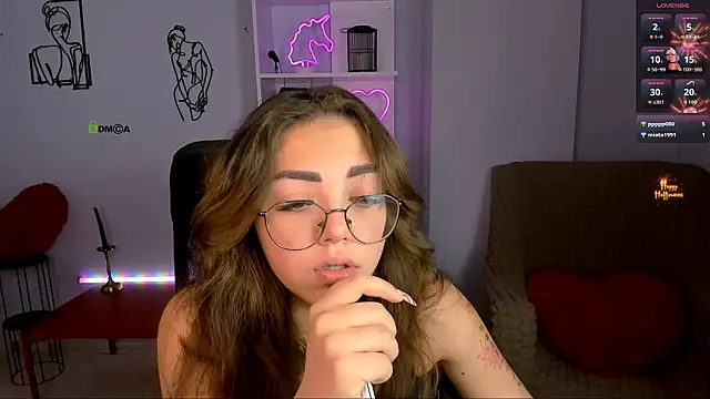 kiki swan online show from November 7, 10:15 am