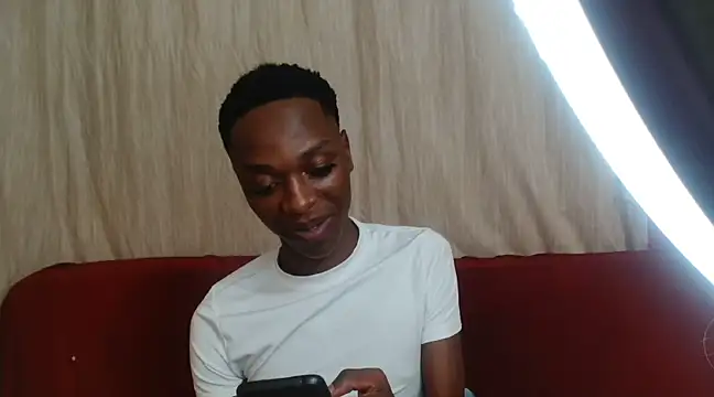 Snapshot of DarkTwink20 chatting on March 19, 7:38 pm DarkTwink20 online show from March 19, 7:38 pm