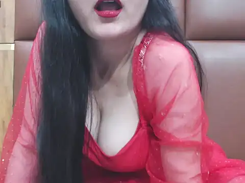 Snapshot of RealNaina chatting on November 17, 5:41 pm RealNaina online show from November 17, 5:41 pm