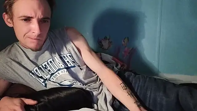 Snapshot of Ilovepussy1911 chatting on May 28, 5:10 pm Ilovepussy1911 online show from May 28, 5:10 pm