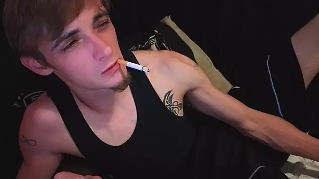 Snapshot of Ilovepussy1911 chatting on June 15, 6:32 pm Ilovepussy1911 online show from June 15, 6:32 pm