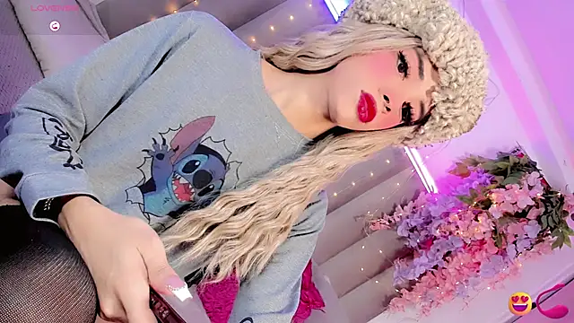 Snapshot of Nina_Keyli chatting on June 23, 5:11 pm Nina Keyli online show from June 23, 5:11 pm