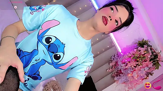 Snapshot of Nina_Keyli chatting on July 13, 10:45 pm Nina Keyli online show from July 13, 10:45 pm