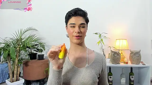 Snapshot of juanes_puthee chatting on February 24, 3:59 am juanes puthee online show from February 24, 3:59 am