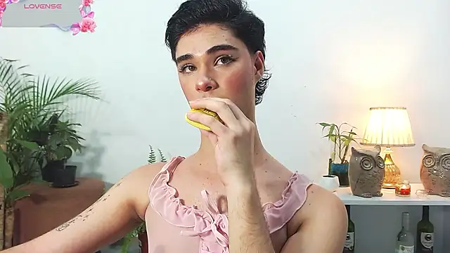 Snapshot of juanes_puthee chatting on March 2, 2:14 am juanes puthee online show from March 2, 2:14 am