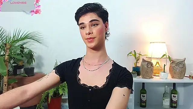 Snapshot of juanes_puthee chatting on March 12, 5:02 am juanes puthee online show from March 12, 5:02 am