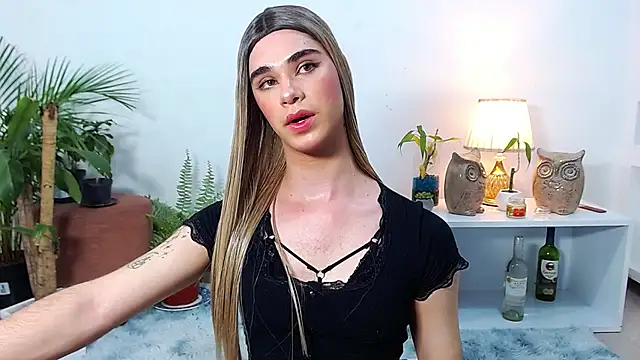 Snapshot of juanes_puthee chatting on March 15, 3:56 am juanes puthee online show from March 15, 3:56 am