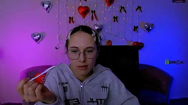 mona cloud online show from February 10, 7:51 pm