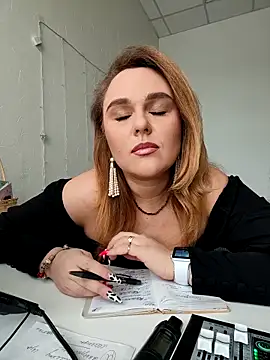 Juicy PeachLux online show from March 19, 8:55 am