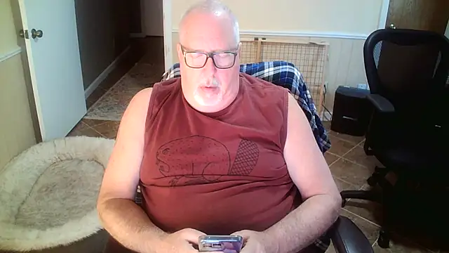 Snapshot of superbearboss chatting on October 22, 2:28 pm superbearboss online show from October 22, 2:28 pm