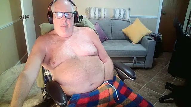 superbearboss online show from June 15, 8:33 pm