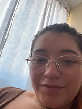 Snapshot of Karina_Leon chatting on April 18, 7:58 pm Karina Leon online show from April 18, 7:58 pm