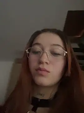 Snapshot of Karina_Leon chatting on May 28, 8:06 pm Karina Leon online show from May 28, 8:06 pm